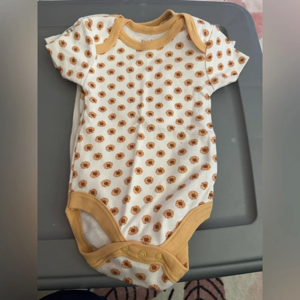 3PC Baby Gear 0-3M Fall Sunflower Onesies, 2 Brand New - Picture 4 of 4